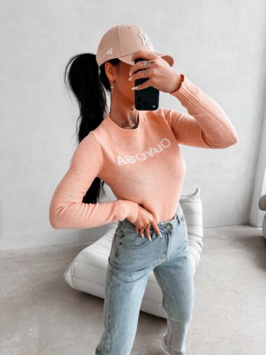 ola voga nő pulcsdi